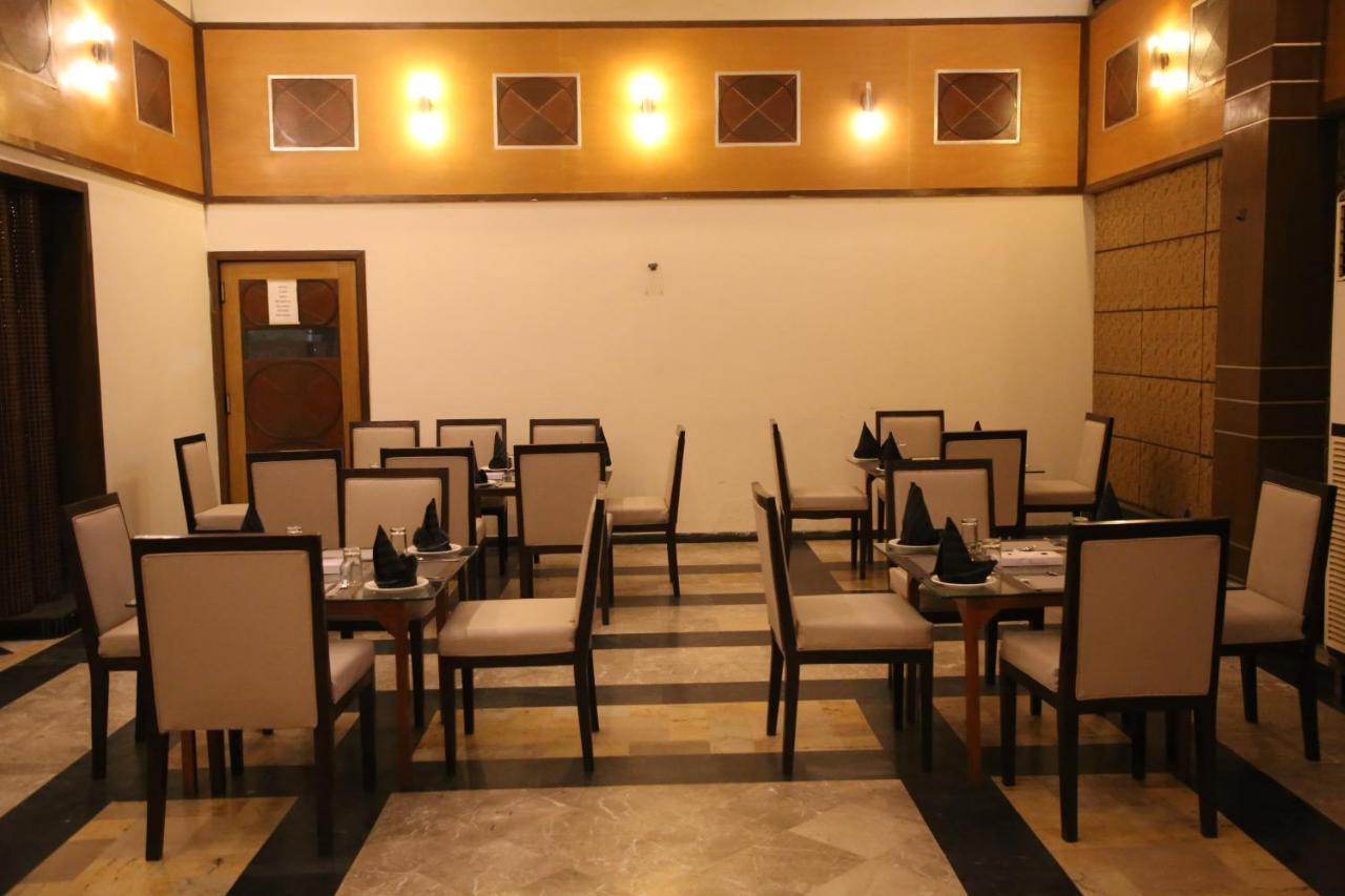 Carlton Tower Hotel Lahore Extérieur photo