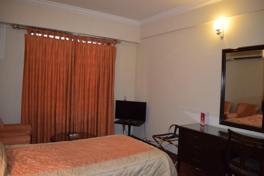 Carlton Tower Hotel Lahore Extérieur photo