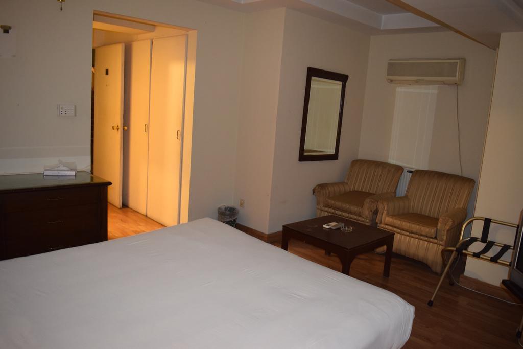 Carlton Tower Hotel Lahore Chambre photo