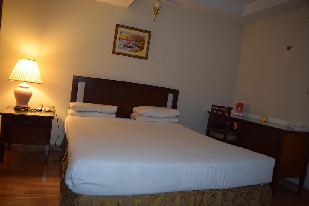 Carlton Tower Hotel Lahore Chambre photo