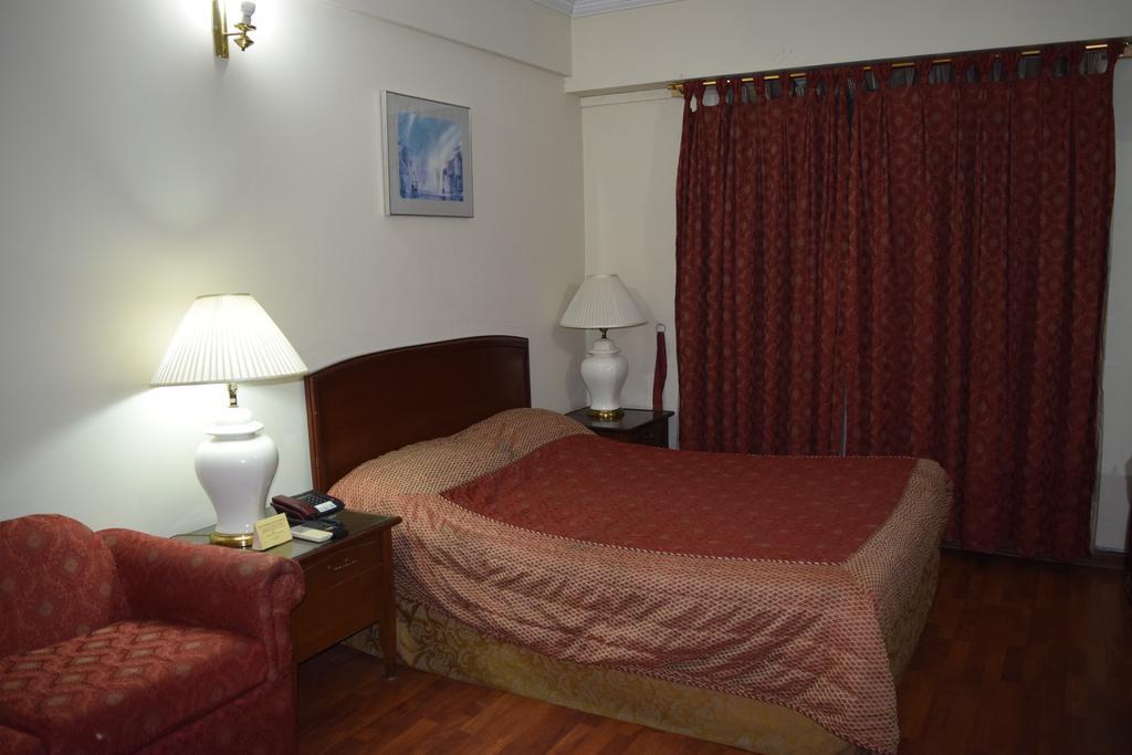 Carlton Tower Hotel Lahore Chambre photo